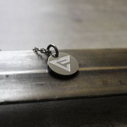 Подвеска Ведьмачьй знак Квен с гравировкой на заказ