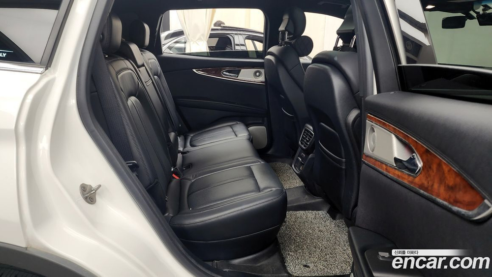 Lincoln Nautilus 2.7 202A AWD (01.2021)