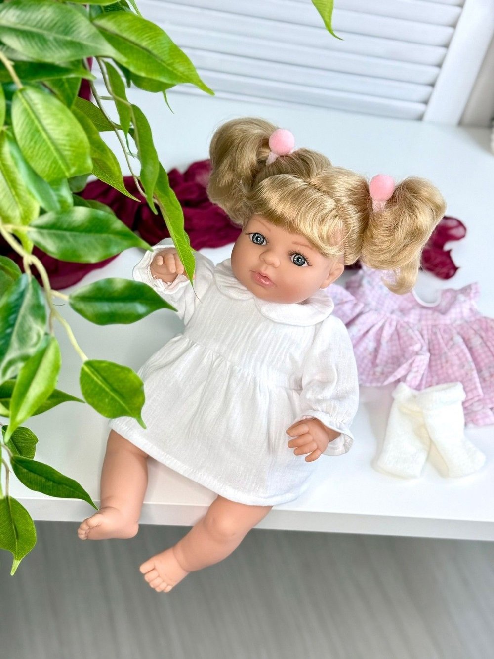 Кукла BERJUAN мягконабивная 40см Laura (1076)