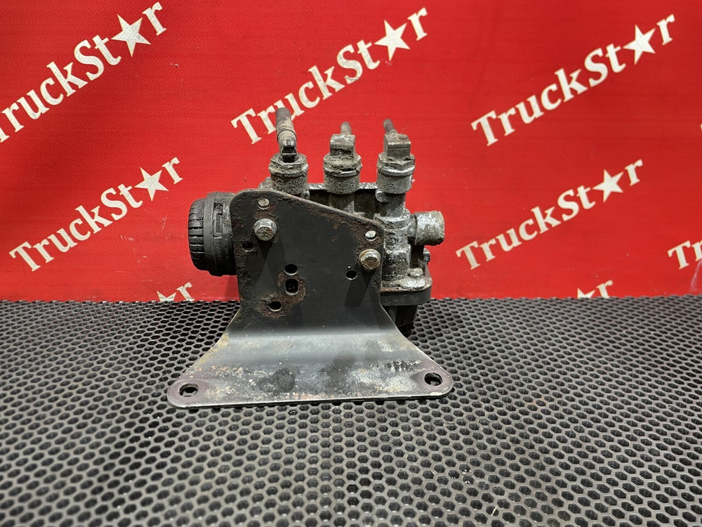 Кран уровня пола главный