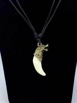 Амулет подвеска оберег Волчий Клык Зуб Волка талисман на шею