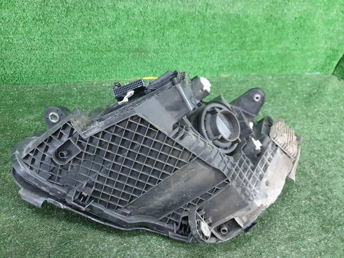 Битая Фара правая Mercedes C w205 (2018-2023) LED