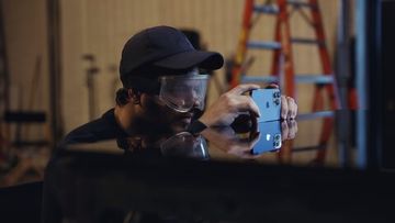 Что лучше купить на 23 Февраля в 2023 году? Выбираем подарок коллеге, брату, мужу, сыну, папе, дедушке и любимому?