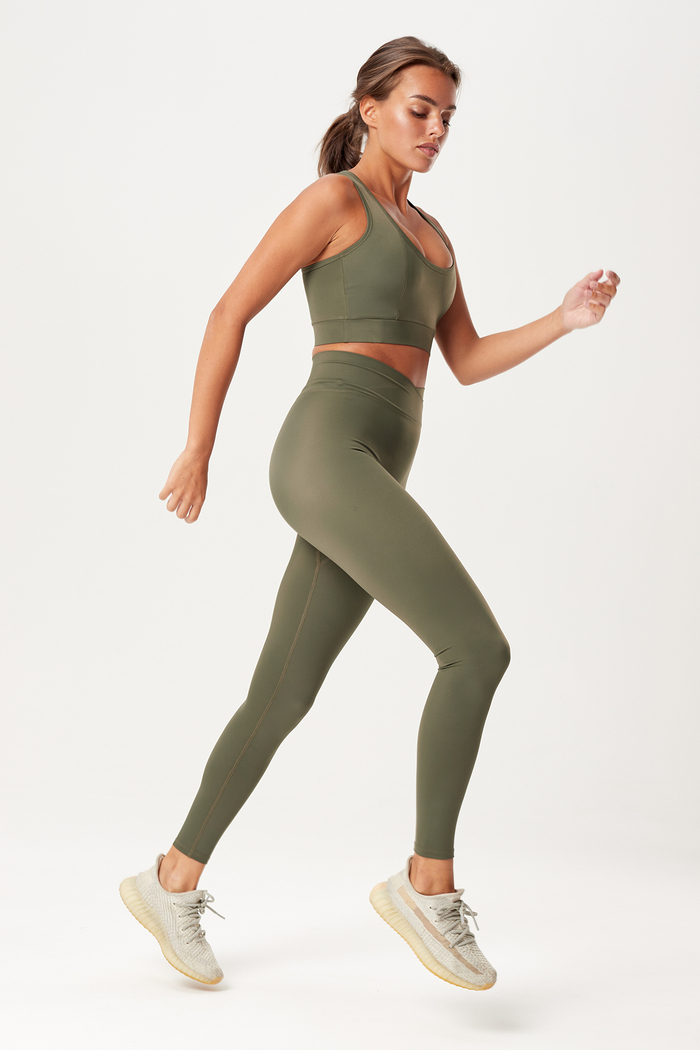 Легинсы с высокой талией