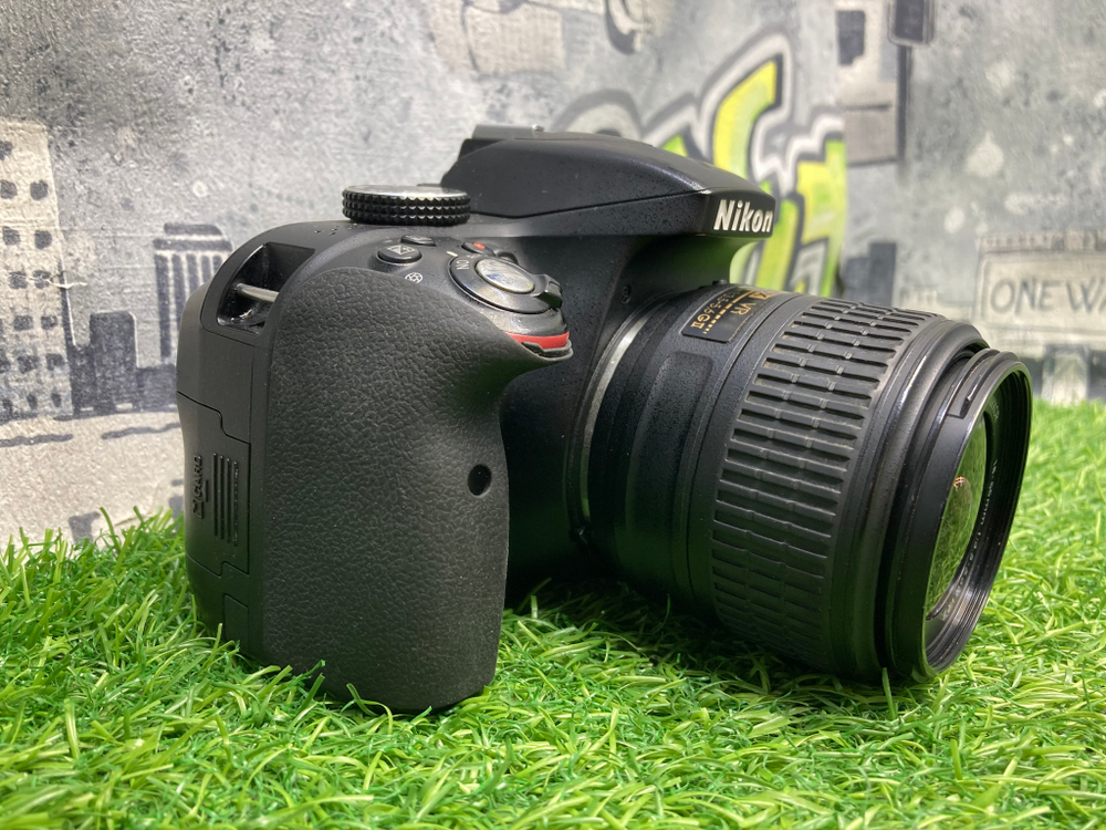 Nikon D3300 Kit 18-55mm VR II 39.000 кадров