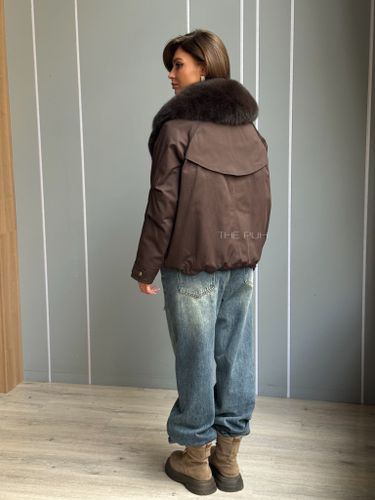 Шоколадная пуховая парка с мехом лисы