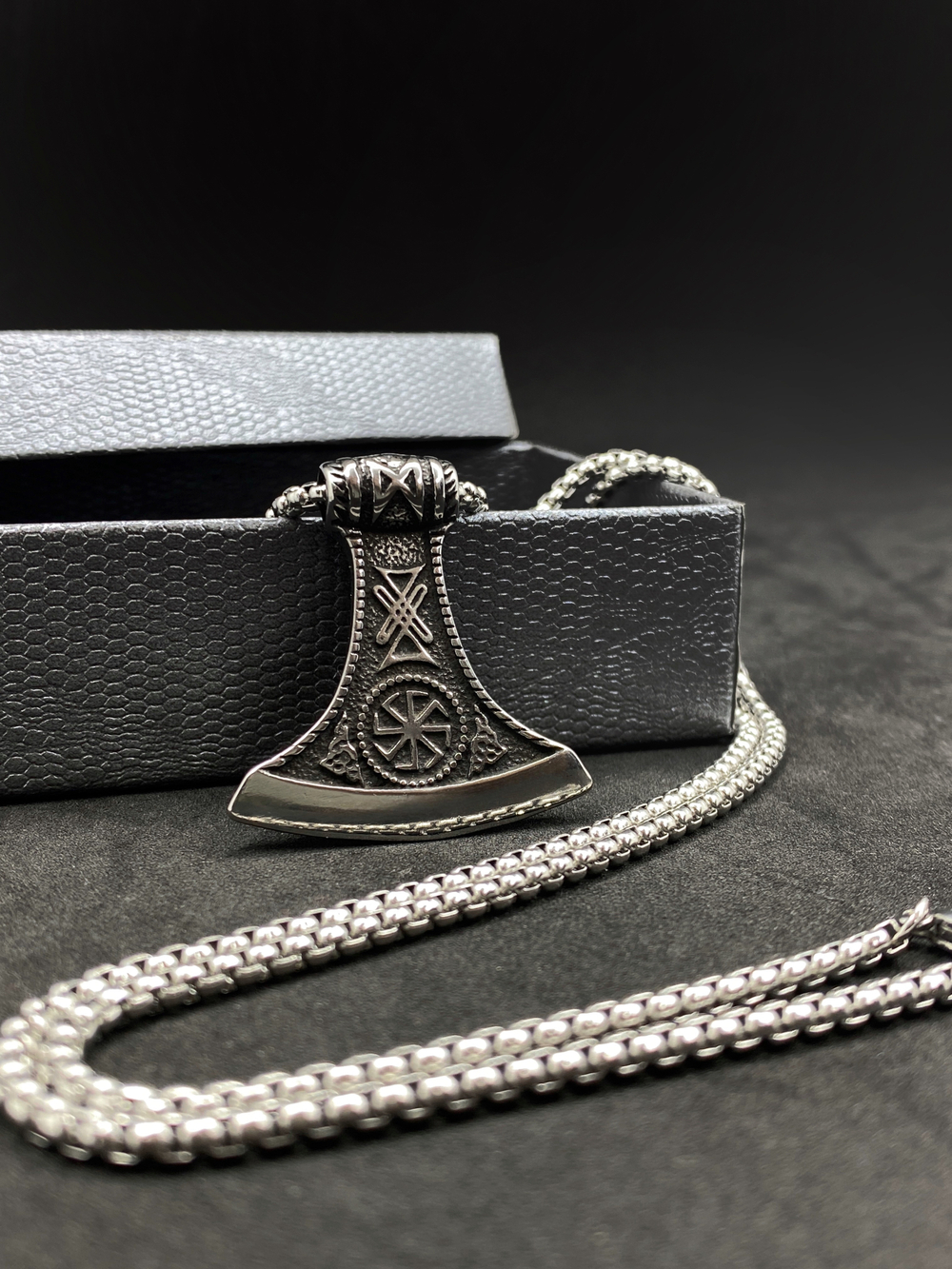 Славянский оберег Секира Перуна (Гром Секира Тора) магический амулет на цепочке