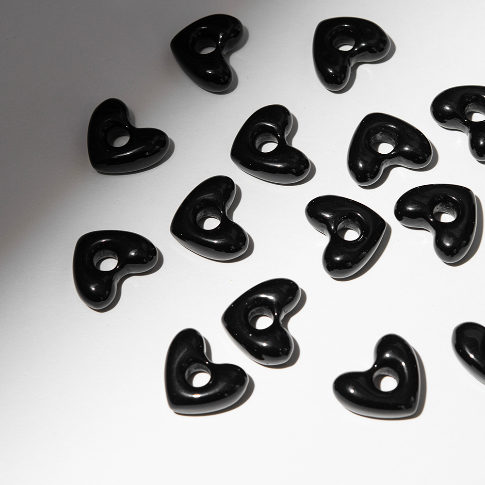 Подвеска "Черное сердце", 22*26мм, акрил