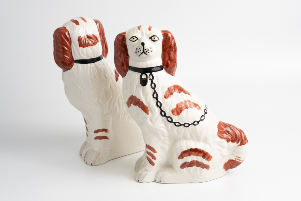 Пара керамических каминных собак (стаффордширских собак)