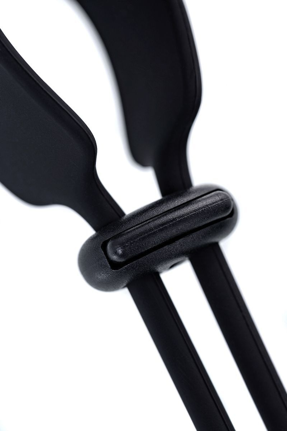 Черное эрекционное лассо на пенис Keb (Цвет: черный)