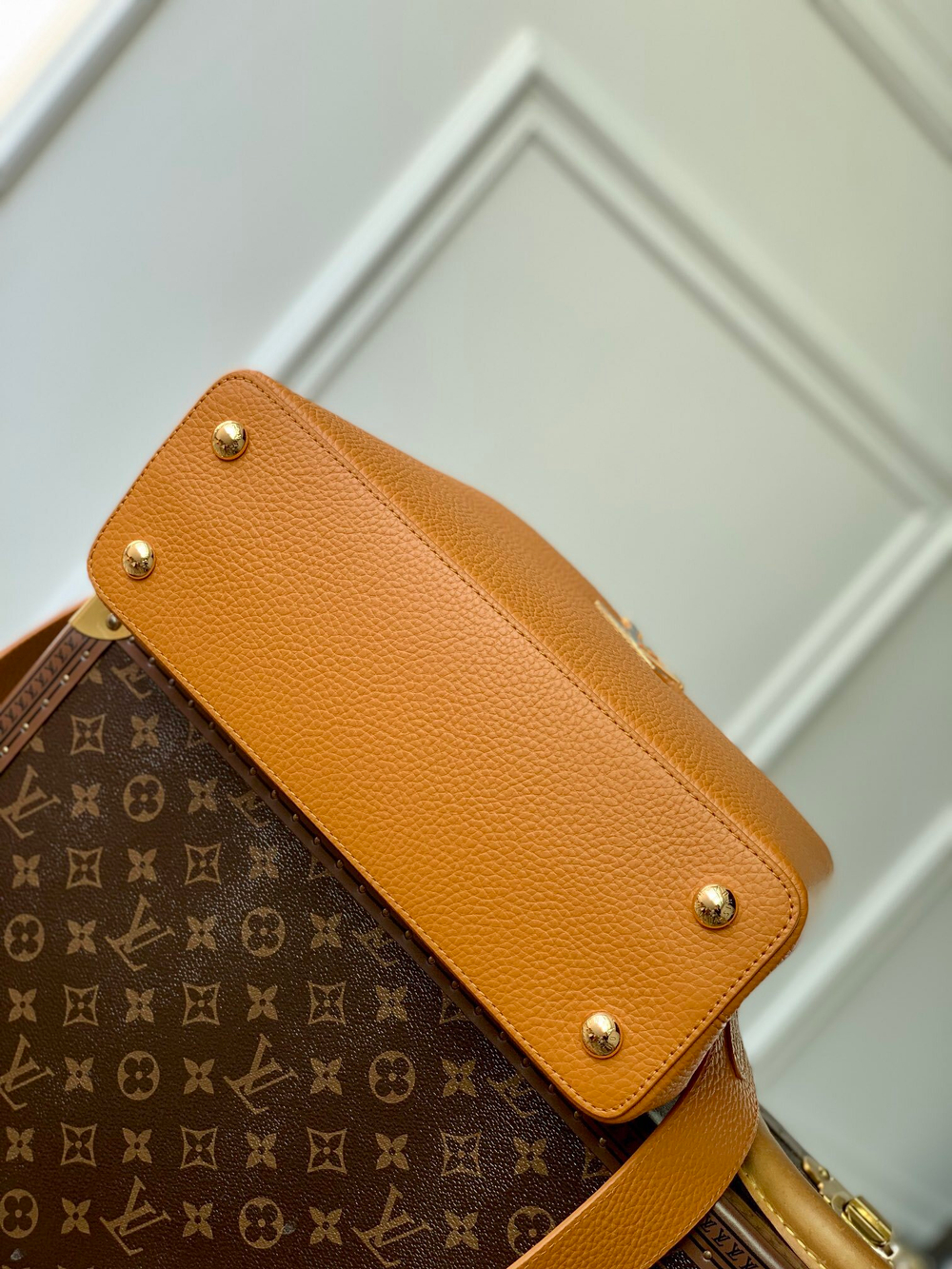 Louis Vuitton Capucines MM