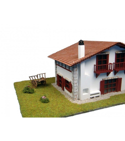 Сборная деревянная модель деревенского дома Artesania Latina Chalet kit de Caserío con carro, 1/72