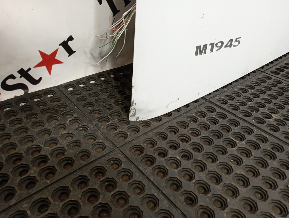 Дверь левая 2022г.