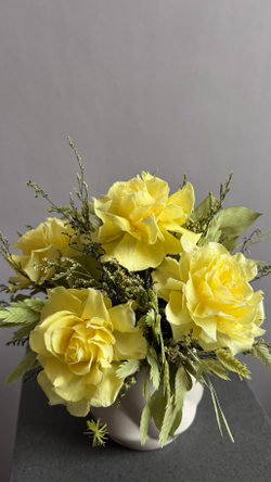 Композиция в кашпо Цинния