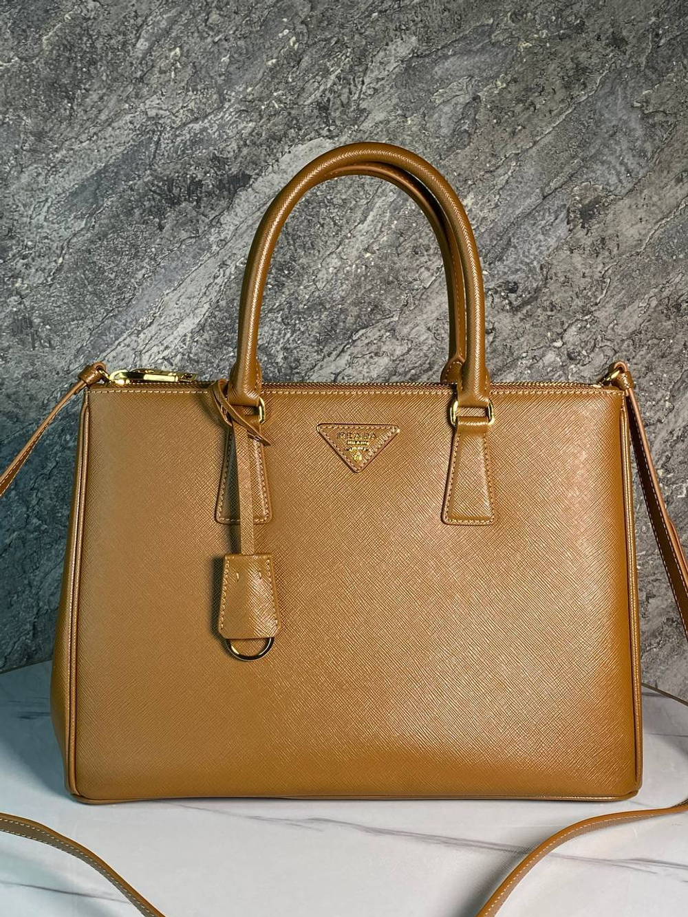 Сумка Prada
