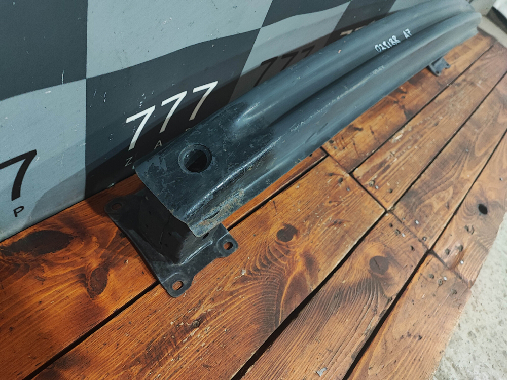 Усилитель заднего бампера Skoda Octavia 3 (A7) 13-20 Б/У Оригинал 5E5807305