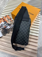 Сумка-мессенджер Louis Vuitton