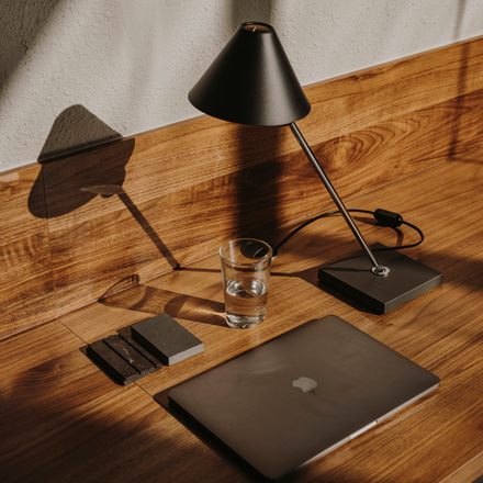 Table design lamp Gira by Santa & Cole