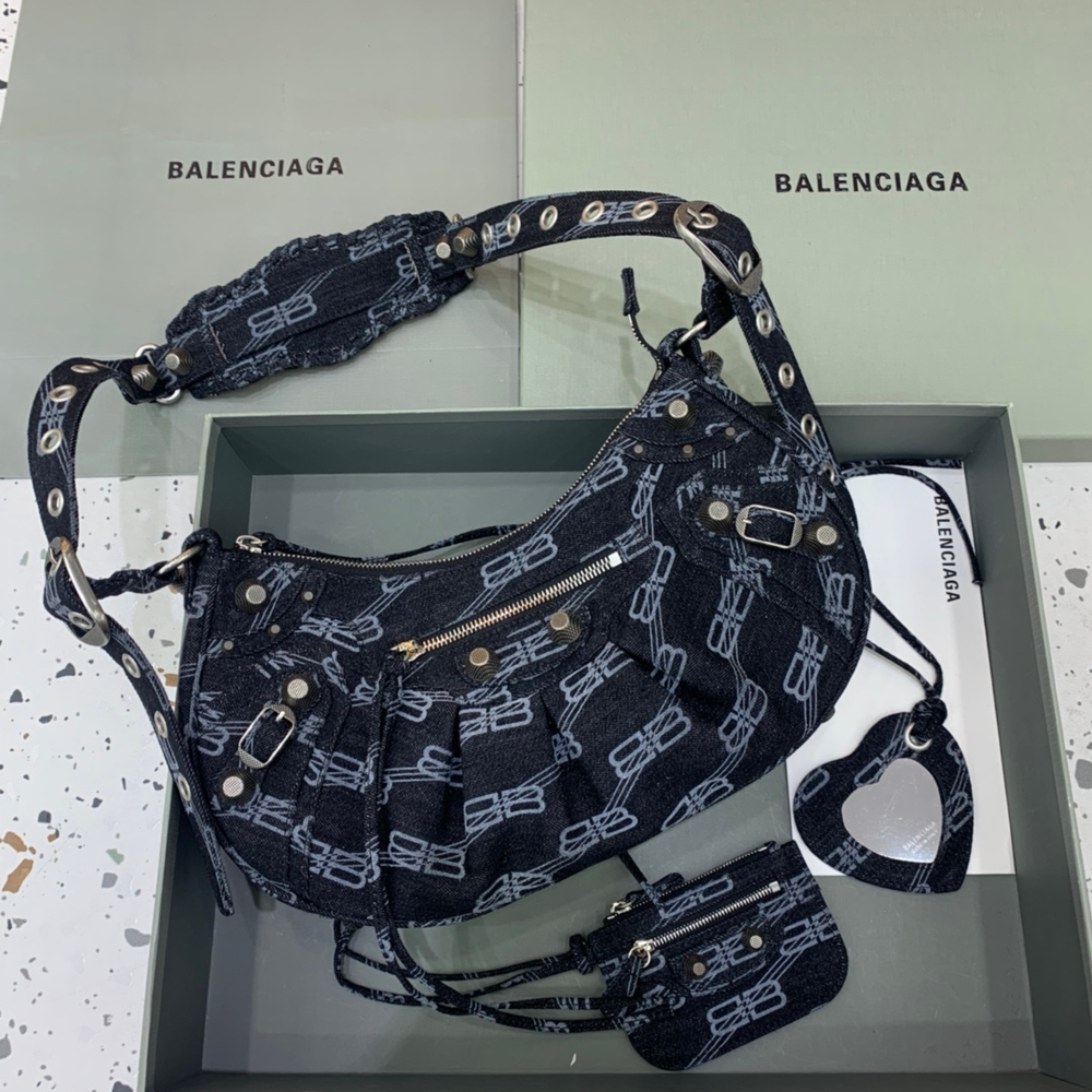 Balenciaga Le Cagole 33 cm