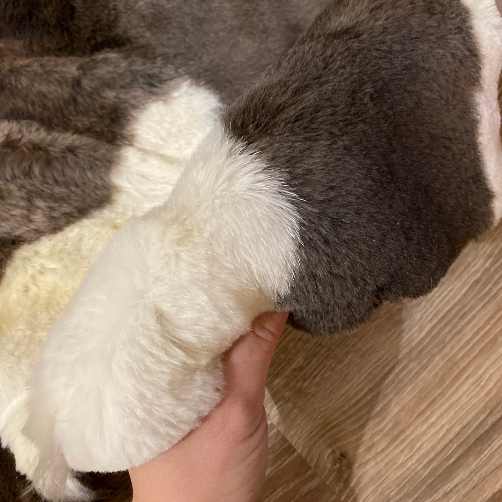Шкура коврик меховой прикроватный овчина, 177х130 см. (из 4-х шкур) Коричнево-серый