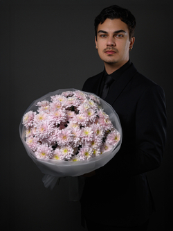 Моно букет из 11 цветных хризантем