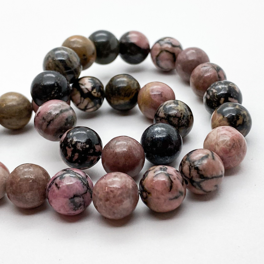 Родонит бусины, диаметр 10-10,3 мм, цена за 18-19 шт (1/2 нити)