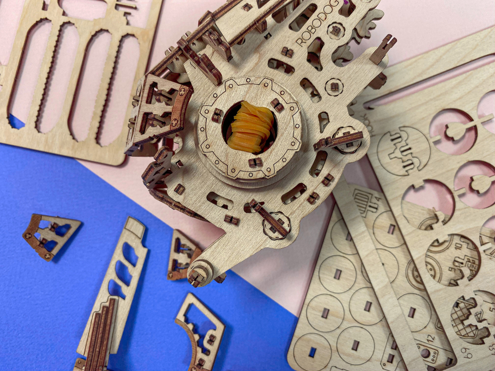 Деревянный конструктор механический UNIWOOD Шагающий Зообот