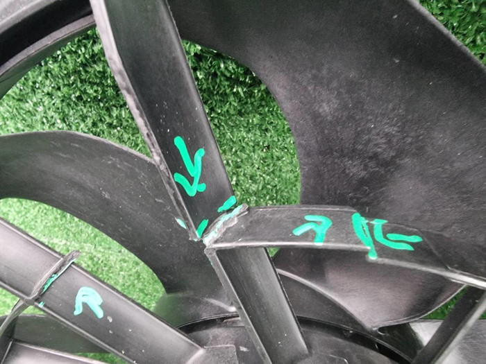 Диффузор с вентилятором Hongqi HS5 (2019-н.в.)