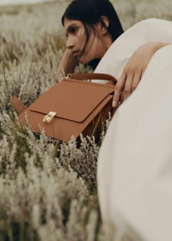 POLENE СУМКА NUMERO SEPT, ЦВЕТ ВЕРБЛЮЖЬЕЙ ШЕРСТИ