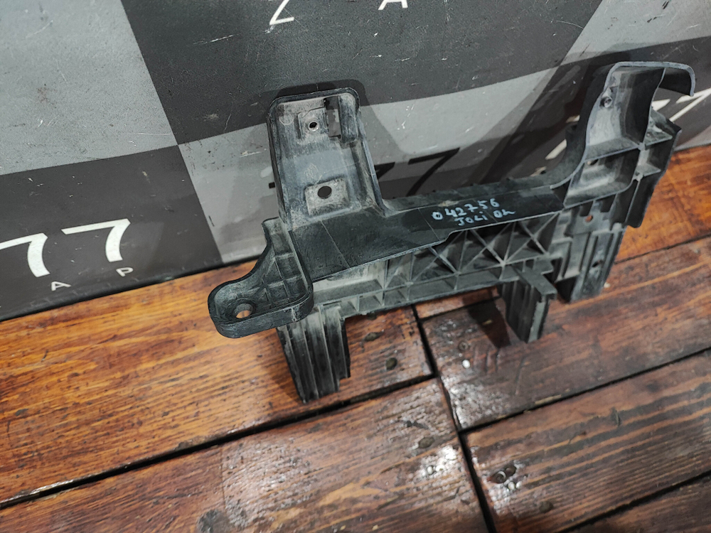 Кронштейн решетки радиатора левый Haval Jolion 21-нв Б/У Оригинал 5509117XST01A