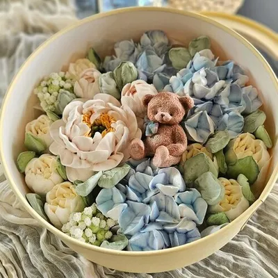 Фотография Зефир в шляпной коробке «Мишка» / 25 см купить в магазине Афлора