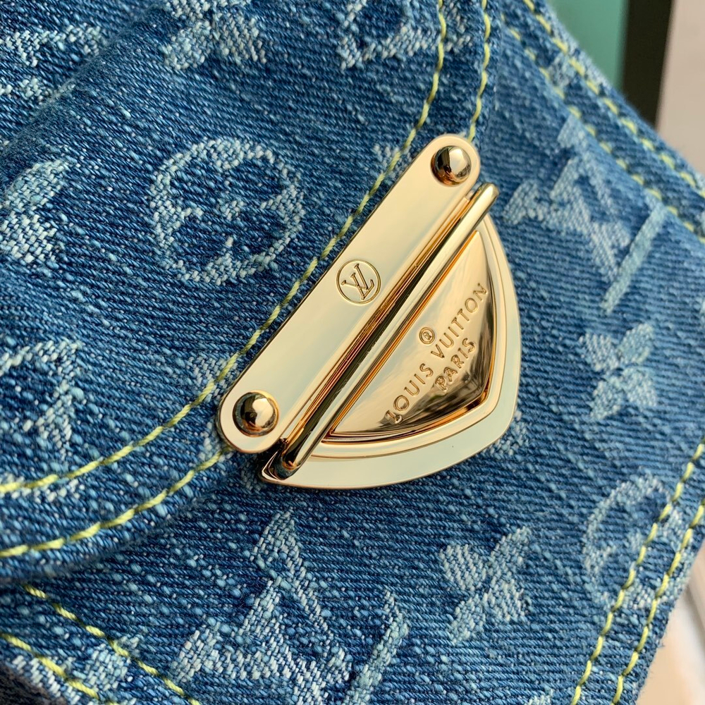 Louis Vuitton Fairfax Pochette