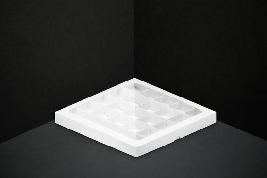 Упаковка с окном для 25 конфет