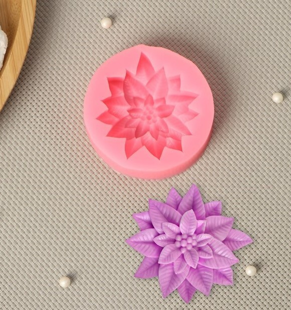 Молд силиконовый  «Пуанcеттия (Многолистник)», 6,3×6,3×1,7 см, цвет МИКС