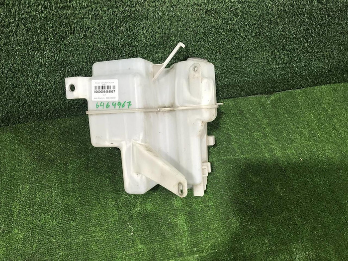 Бачок омывателя Toyota Camry xv70 (2017-н.в.)