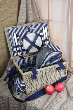 HOLYDAY BASKET Набор для пикника с термосумкой и пледом на 4 персоны