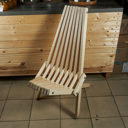 Кресло деревянное