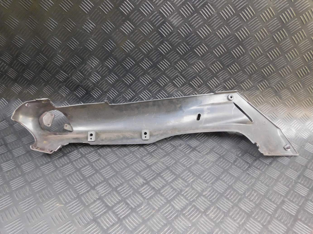 Пластик задний правый Kawasaki ZZR 400 98 36001-1494 053044