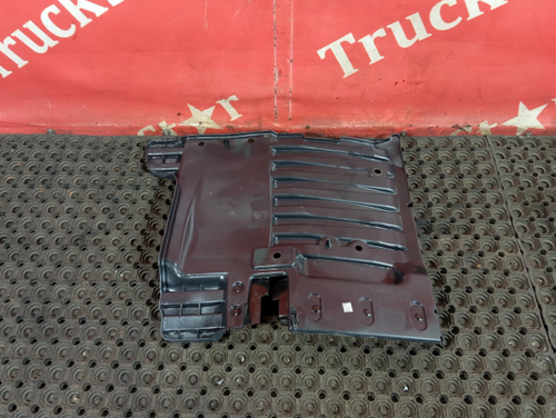 Подкрылок передний правый