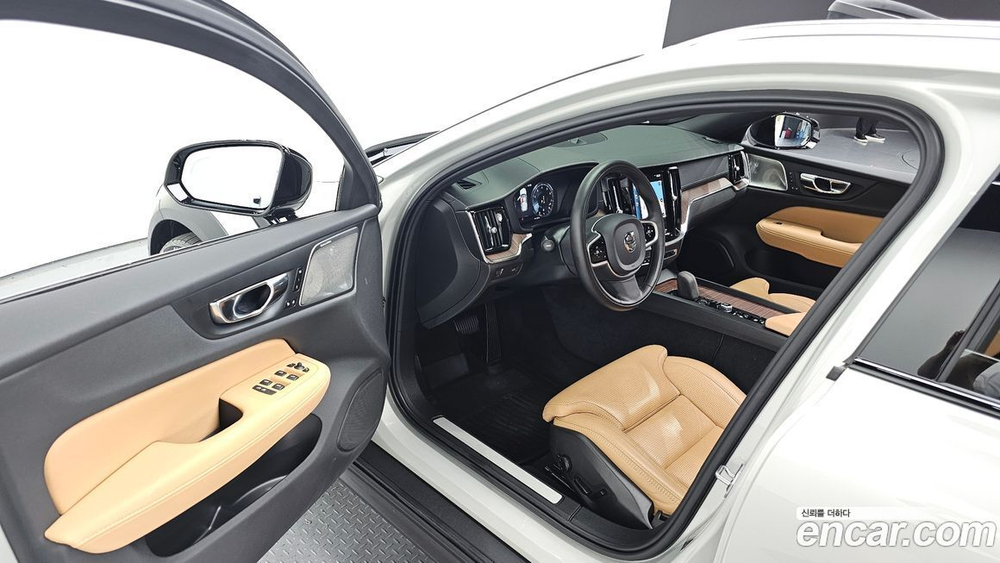 Volvo V60 Cross Country 2 Generation B5 Pro AWD (09.2020)