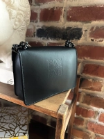 Женская черная маленькая сумочка из натуральной кожи на цепочке