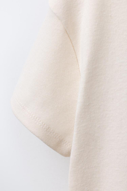 ZARA ФУТБОЛКА ДЛЯ ВЕРХОВОЙ ЕЗДЫ С РЕЛЬЕФНЫМ ТЕКСТОМ, ПЕСОЧНЫЙ