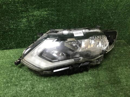 Битая Фара левая Nissan X-Trail T32 17-22 галоген