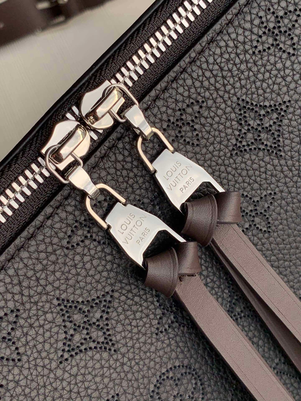 Louis Vuitton Beaubourg Hobo MM