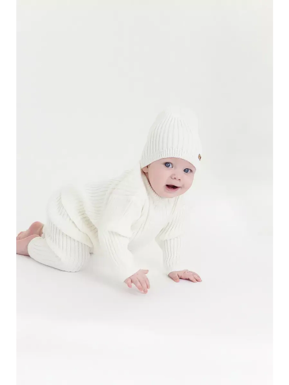 Костюм вязаный для малыша