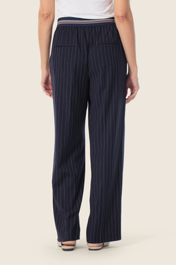 Брюки из полиэстера