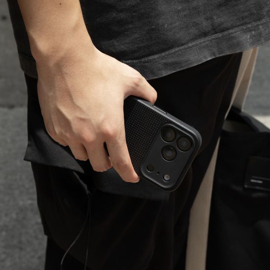 Чехол Native Union Active Case MagSafe для iPhone 17 Pro, черный