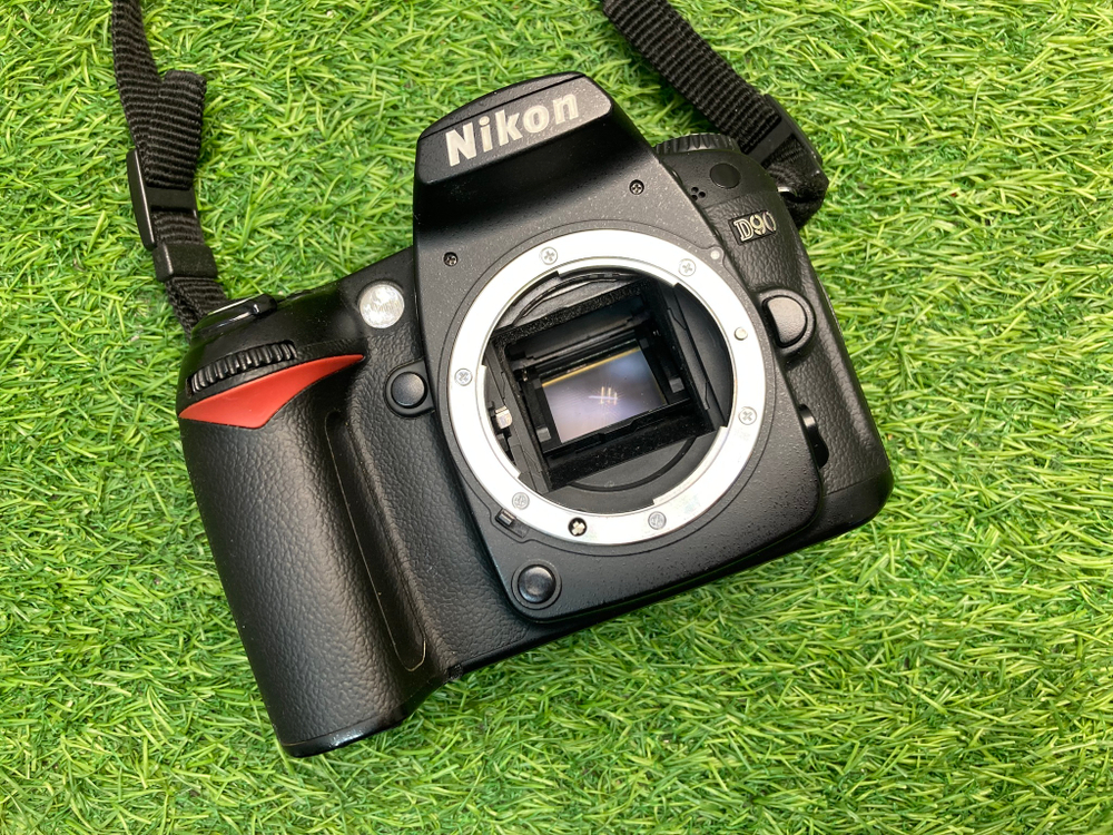 Nikon D90