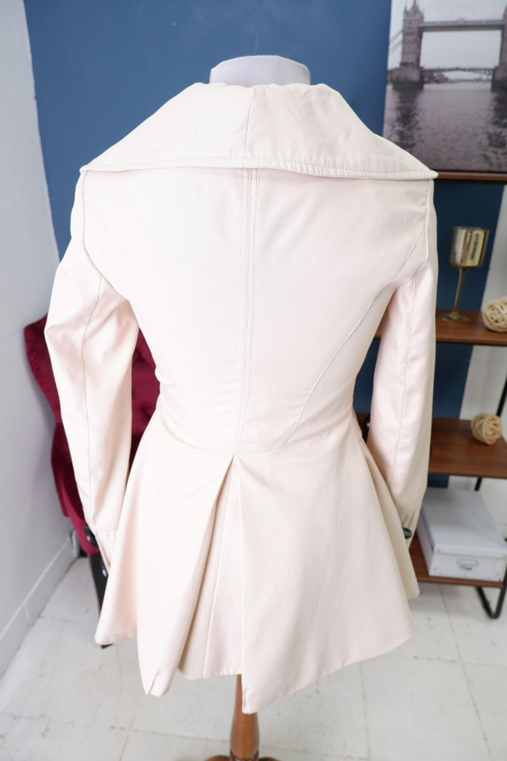 Полупальто Celyn B. стильное 40-42 размер