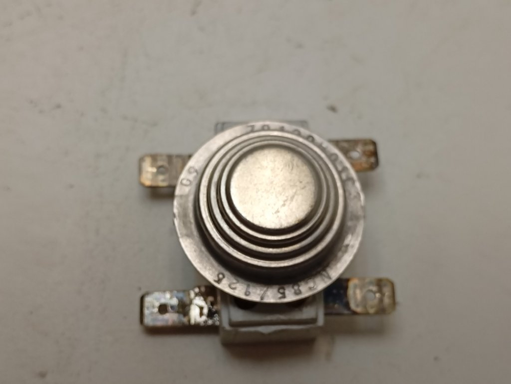 WDN2067WF кт37 Датчик температуры сушки для стиральной машины Indesit б/у